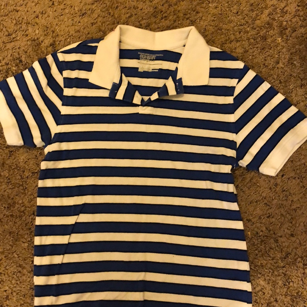 It is a collared shirt and very comfortable